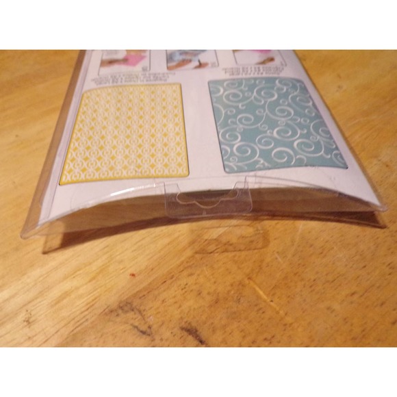 Sizzix Embossing Folders, Swirls & Squares in Ovals Set # 658847 - Picture 4 of 4